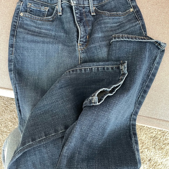 Levi’s Shaping Straight - Picture 3 of 3